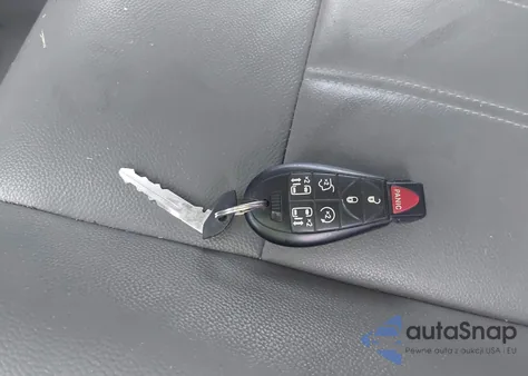 2008 Chrysler Town & Country Touring из США, поврежденный, VIN 2A8HR54P08R844059